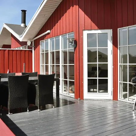 3 Bedroom Awesome In Hvide Sande * Nørre Lyngvig